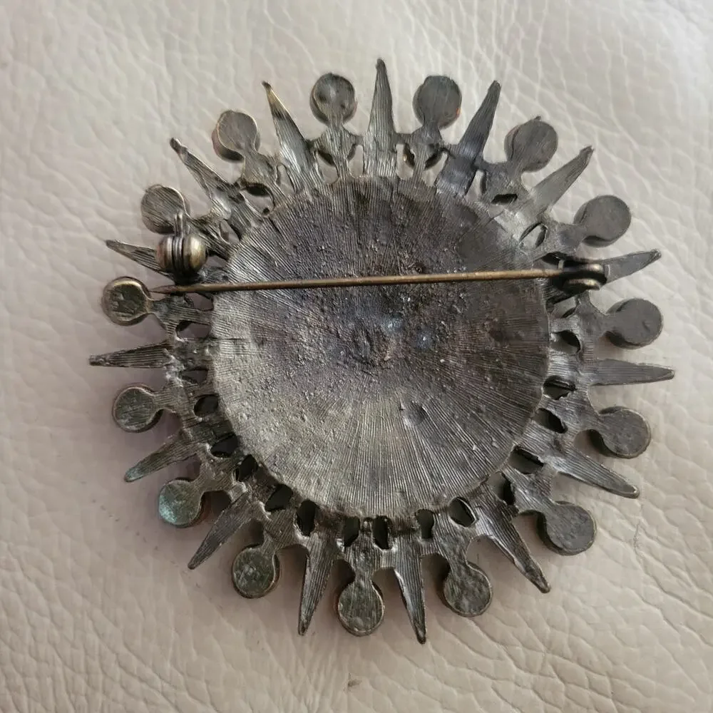Unknown circular broach